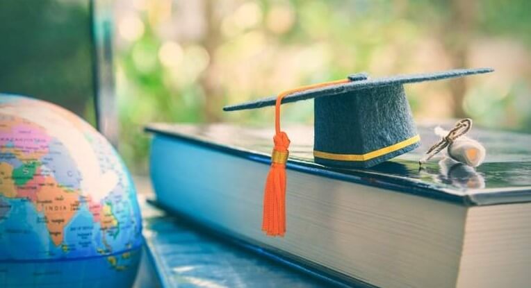 Becas estudiantiles