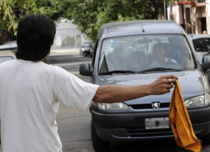 Prohibición de cuidacoches y afines